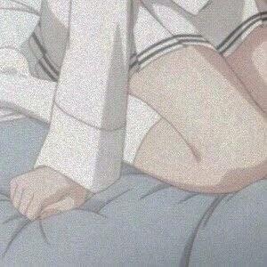 动漫女生只有腿的头像