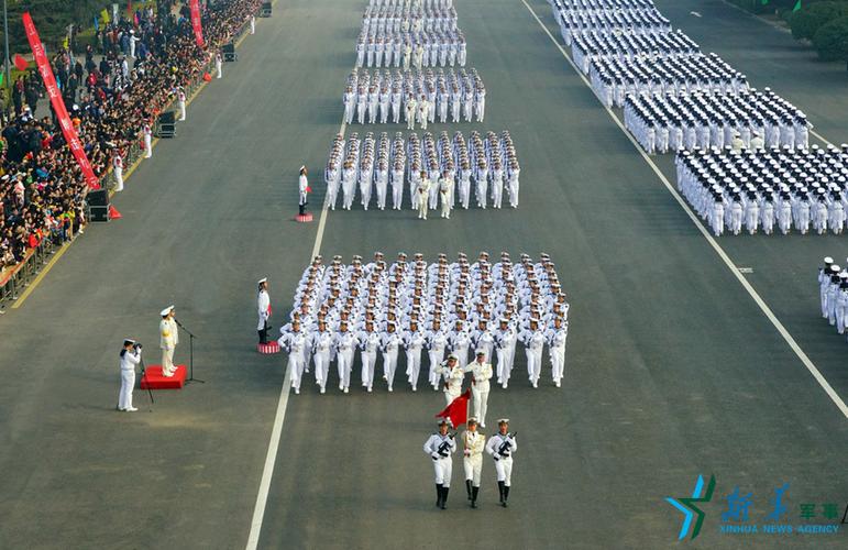 48个新兵方队依次接受检阅.新华社记者 查春明 摄