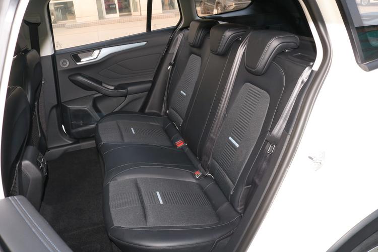 福克斯内饰-后排-动力-易车