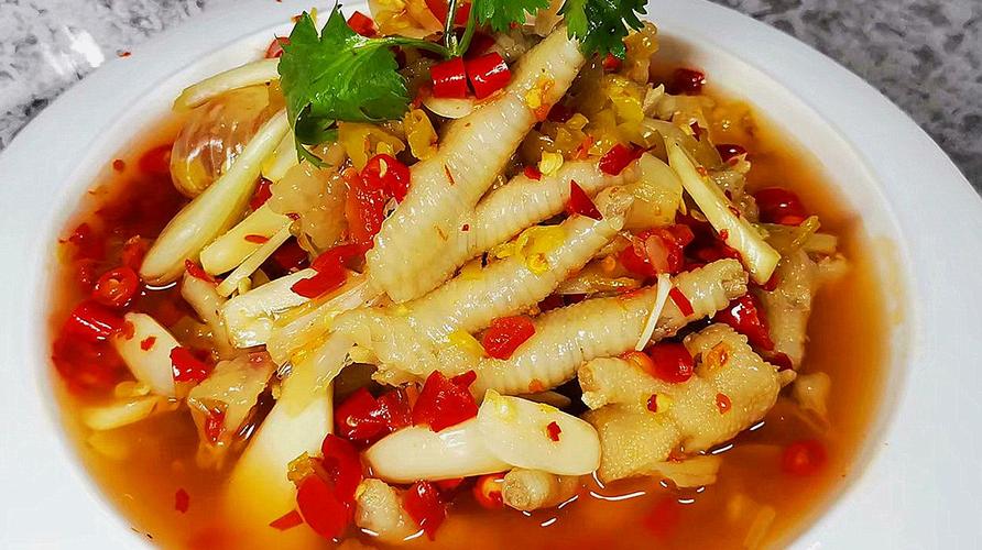 大厨教你一道泡椒凤爪的升级版,泉水鸡爪,一次两斤不够吃,大爱