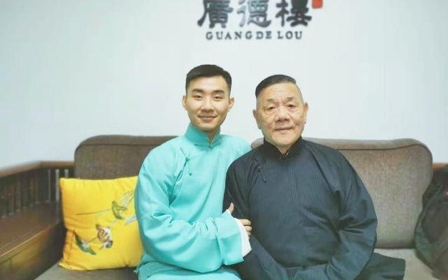 杨进明过70大寿当初加入德云社很多人看他笑话如今舒坦着呢