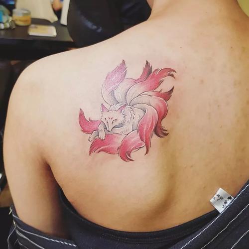 九尾狐纹身图案