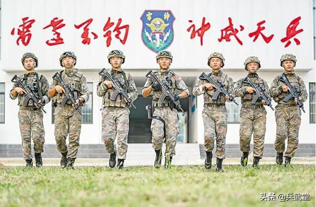 不过不同于自动步枪,冲锋枪,什么是伞兵步枪没有确切的定义,从二战