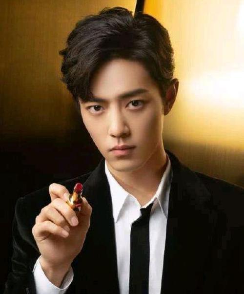 肖战,颜值担当帅气的口红男孩!