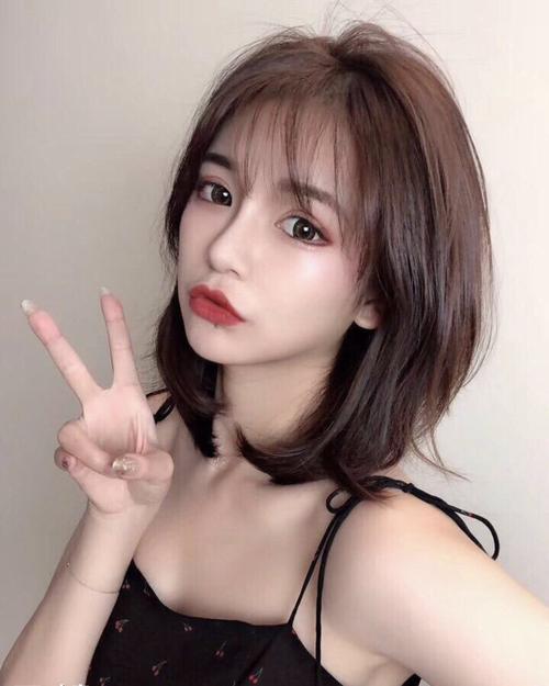 2019减龄发型,减龄发型,修饰脸型的发型