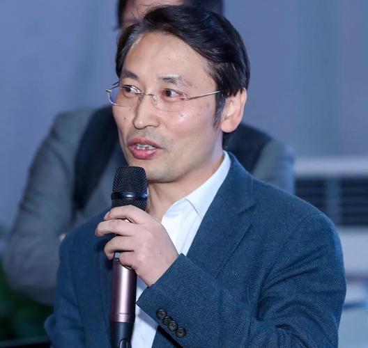 通州区区长赵磊为学员们介绍通州投资发展情况