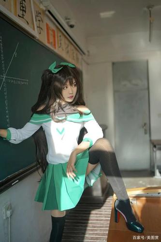 王者荣耀cos福利,孙尚香教室霸道美腿cosplay