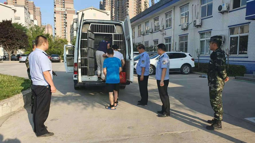 当日中午11时,将3名已决罪犯安全送入崔家沟监狱投劳.
