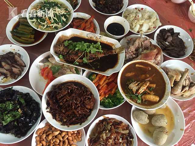 传统年夜饭四代大团圆 记住乡愁回家过年|年夜饭|回家