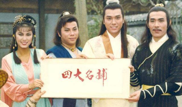 70岁梁小龙近照前妻是歌星二婚妻子比他小20岁