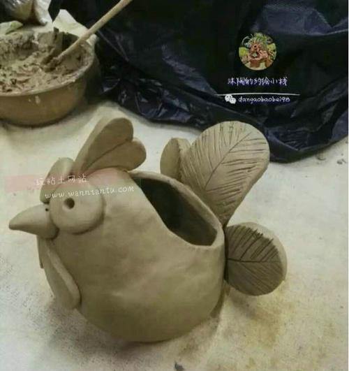 陶土做的创意大公鸡软陶花盆做法
