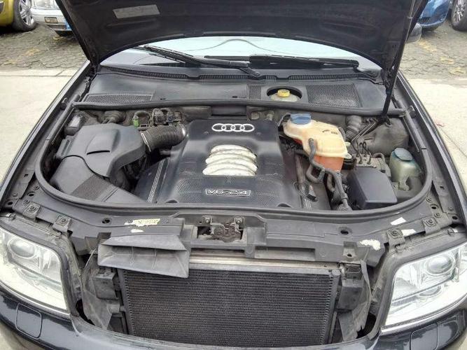 【上海】2004年3月 奥迪 奥迪a6 a6 2.4 无级 技术领先型 黑色 自动档