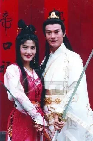 她是曾经的功夫女神,拍戏从不用替身,如今依旧美丽50岁仍未婚