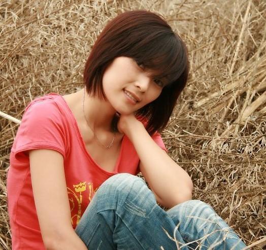 > 张玲求职化妆助理