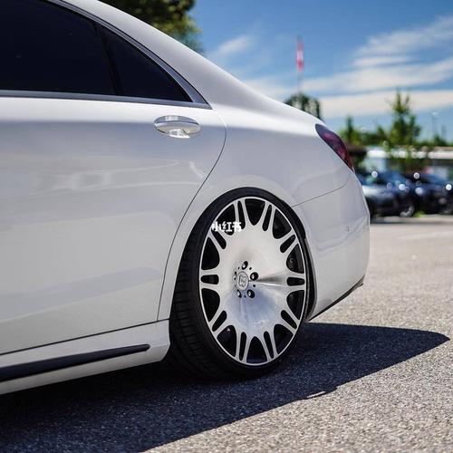 白色奔驰 大饼锻造轮毂_梅赛德斯-奔驰怎么样_汽车