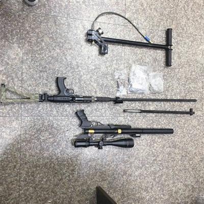 一村干部喜欢买钢管,弹簧 原来他家藏了一个"兵工厂"