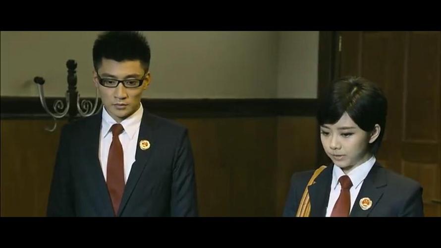 原来《全民目击》里有谭松韵,呆萌!