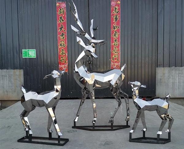 河北不锈钢鹿雕塑镜面鹿雕塑景观鹿雕塑