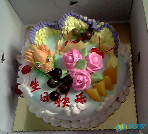 属龙生日蛋糕图片