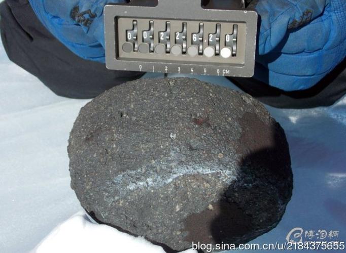 [转载]各种球粒陨石(chondrite)赏析〔组图〕