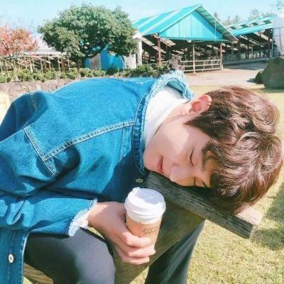 阳光温暖的头像图片男生补充