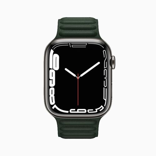 展示环境光表盘的 apple watch series 7.