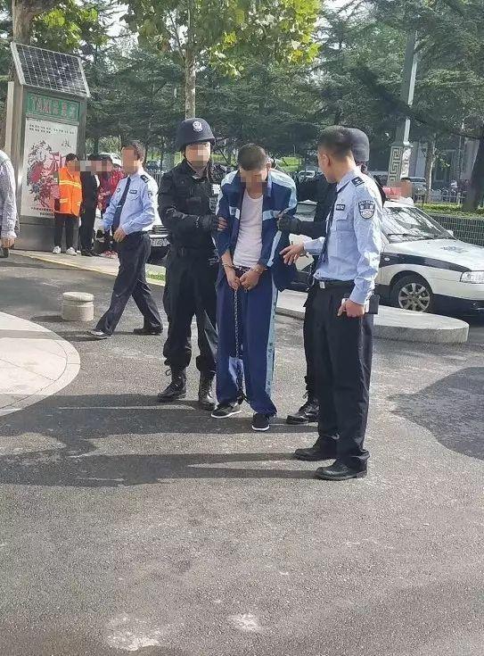 泽州路君自花园小区保安被人殴打,我局东街派出所接到报警处置过程中