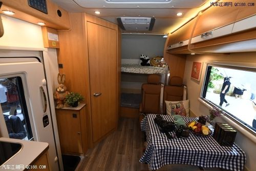2018款大通rv80房车2.5t现车报价及图片