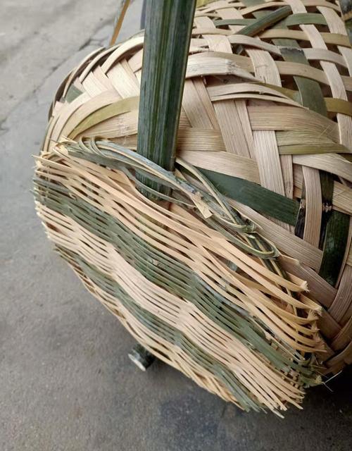 家用鸡笼手工制作鸭笼各种家禽动物竹笼子大号竹笼竹编制品工艺品