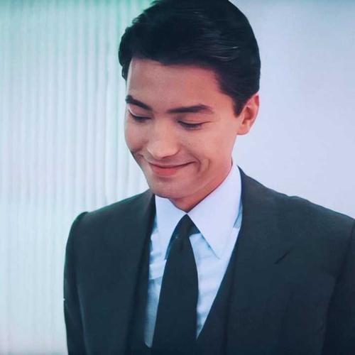 尊龙笑容图片or视频?