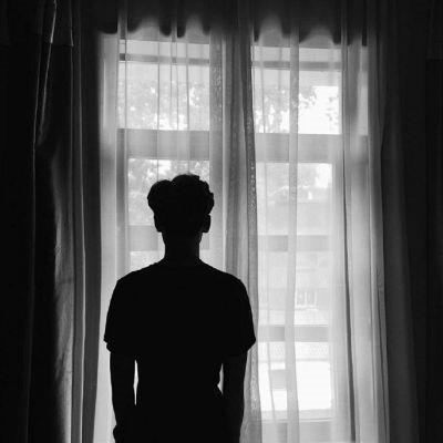 情侣头像黑白背影 高清好看的黑白背影情侣头像单人一男一女