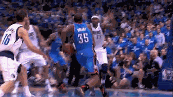 不吹不黑,单论天赋字母哥和杜兰特谁更变态?