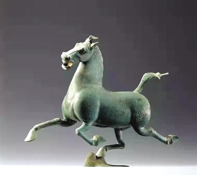 博戏俑铜奔马等三件文物亮相《中国国宝大会》