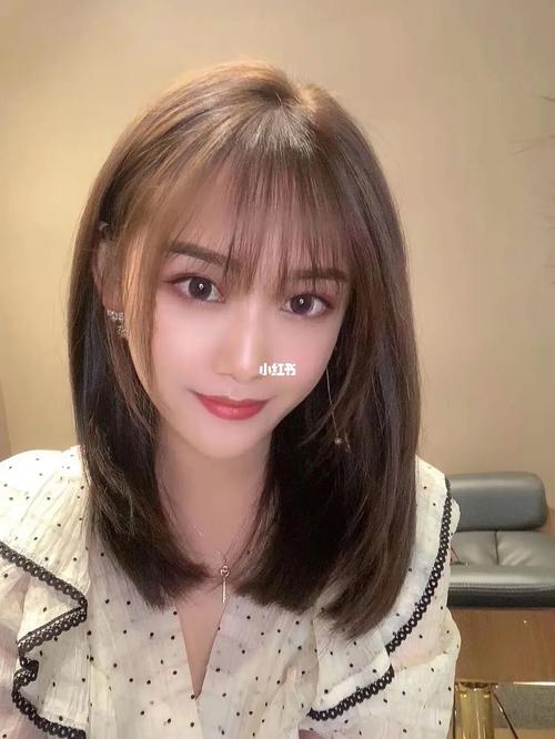 2021最火中发 锁骨发 减龄_中发发型_锁骨发_减龄_脸型_发型_修饰脸型