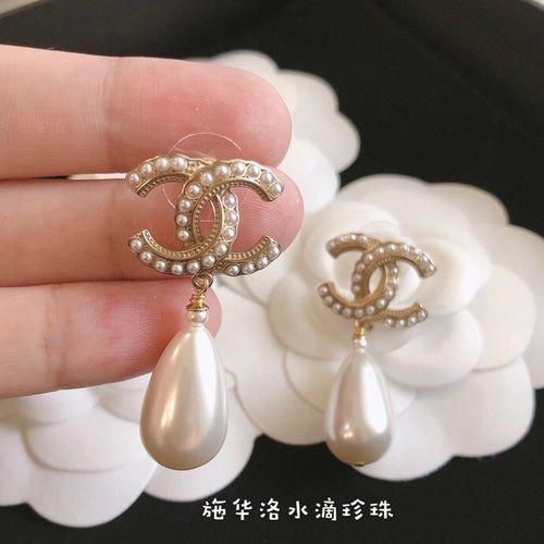 百搭_珍珠耳钉_脸型_施华洛世奇怎么样_cc霜_香奈儿耳环_时尚_配饰
