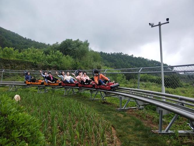 三无村变身欢乐新坐标铁定溜溜双园五一亮相