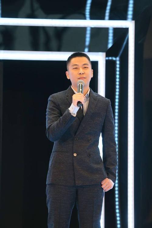 号外| 时尚"巨头"强联合,海澜之家入股"中国zara"