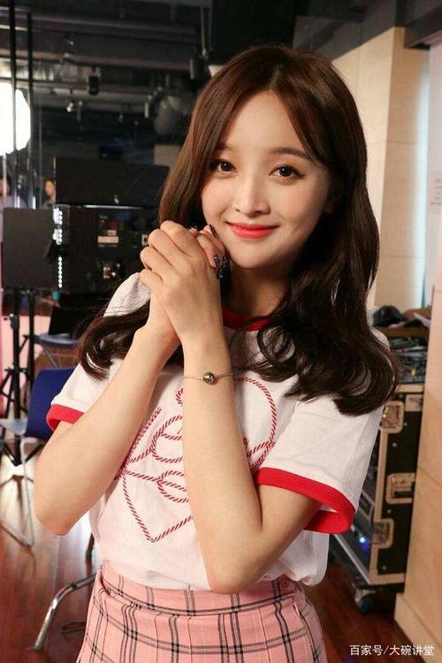 高清美照!火箭少女101组合成员:吴宣仪