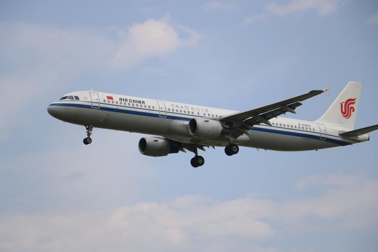 来北京首都国际机场(zbaa/pek)拍机(σ)σ 偶遇卡塔尔空军的c17