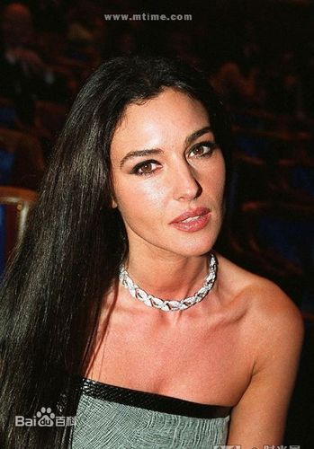 第三代女神〖莫妮卡·贝鲁奇