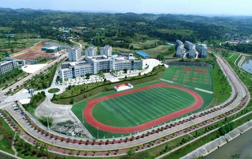 2021南充科技技术学校补助