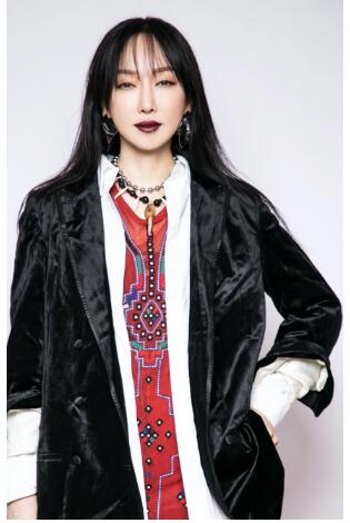 有种"整容"叫萨顶顶卸妆,神婆秒变玉女,网友:为什么要