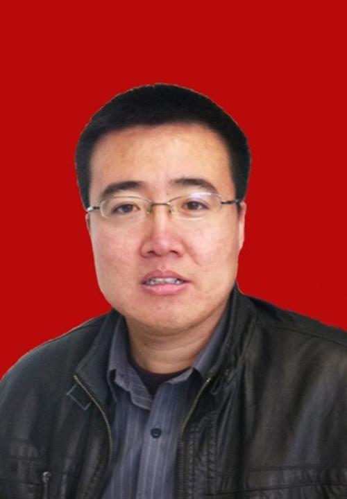 李亮