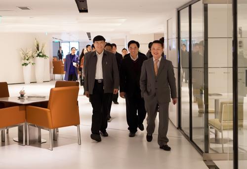 董事长陈祥发在特别介绍澳康达"优质,实惠,尊贵"的企业经营理念的同时