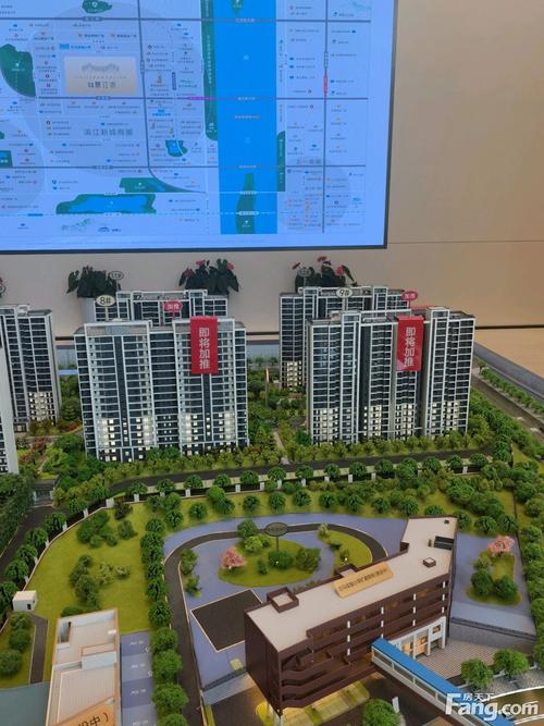 轨道中建麓江府好不好置业顾问从项目现场发回新鲜组图