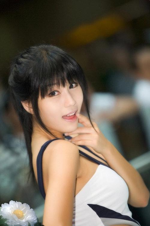 韩国可爱美艳性感动人车模
