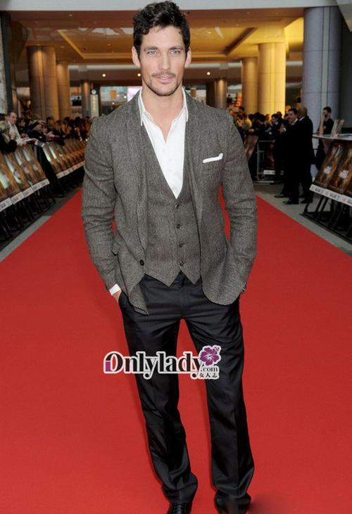 超模大卫·甘迪性感身材释放男色诱惑