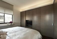 现代衣柜隐形门装修效果图