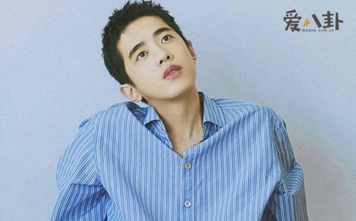 维看梁靖康多大了夺走张子枫银幕初吻的他感情生活如何