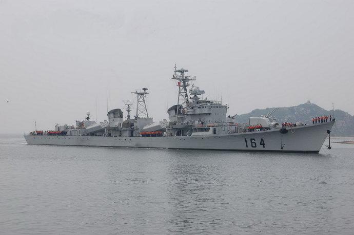 163"南昌"号导弹驱逐舰